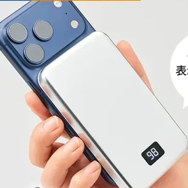 マグネット対応モバイルチャージャー5000（凖固体使用）